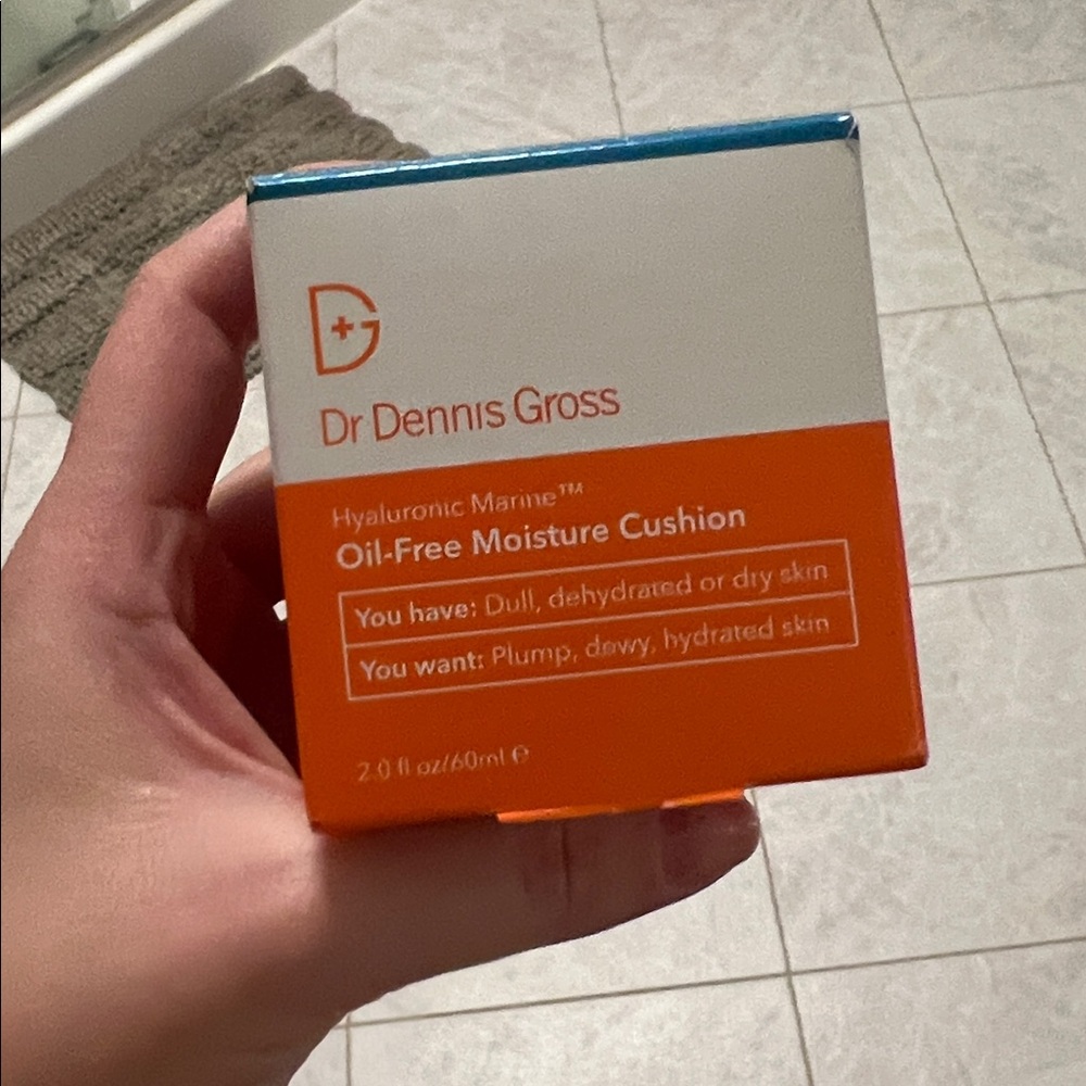 Dr. Dennis Gross Hyaluronic Marine Oil-Free Moisture Cushion
